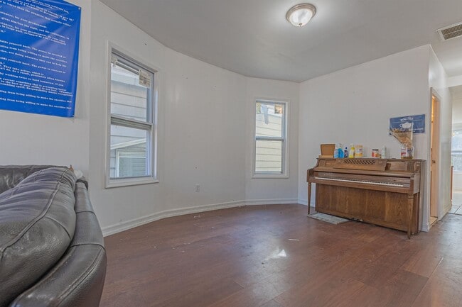Building Photo - 65 Clifton Pl