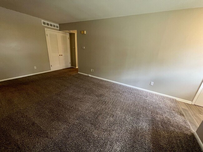 Foto del edificio - Coming Soon! Charming 2Bed/1Bath Duplex