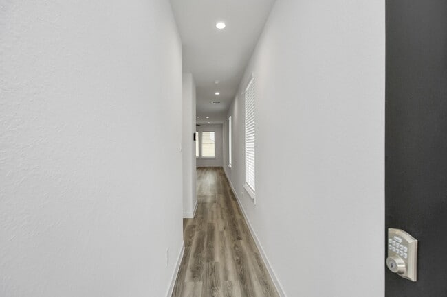 Building Photo - 12316 Basilwood Dr