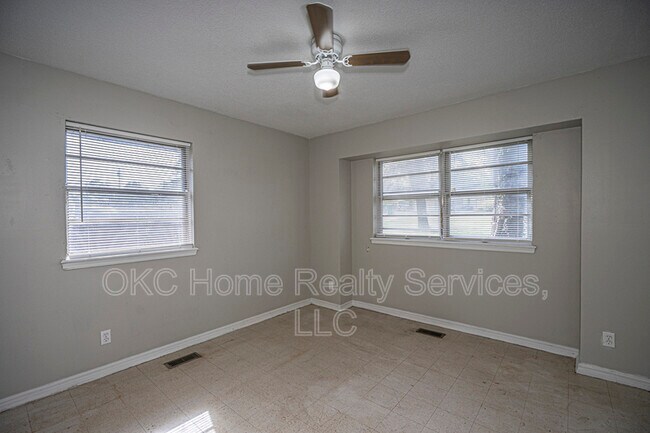 Building Photo - 4908 Baker St