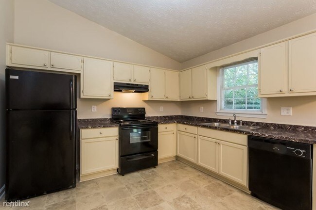 Building Photo - 2640 Montego Dr
