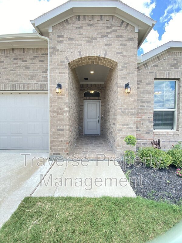 Building Photo - 2408 Moon Rnch