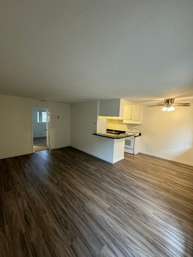 Building Photo - 7414 Mesa College Dr