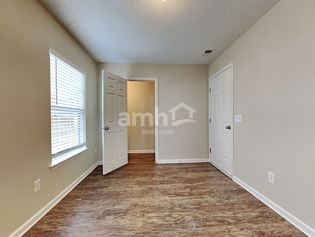 Building Photo - 2009 Clipstone Dr