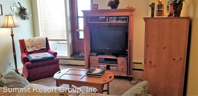 Building Photo - 2 br, 1 bath House - 0800 Copper Road #205...