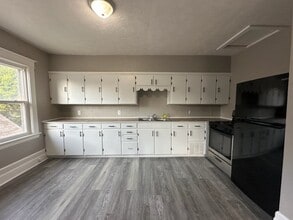 Building Photo - 1160 Sanford St