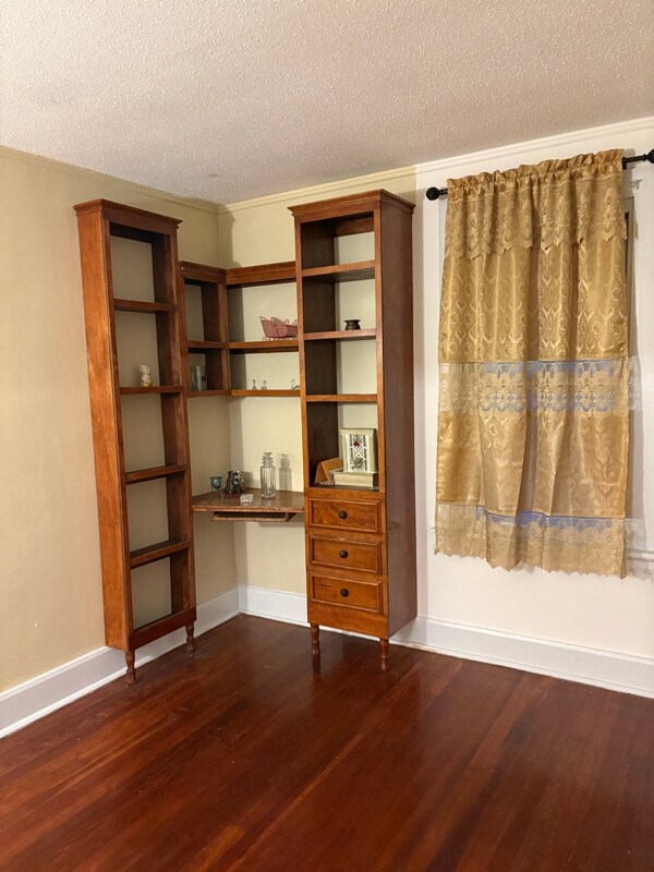 Foto del edificio - 8309 Pritchard Pl