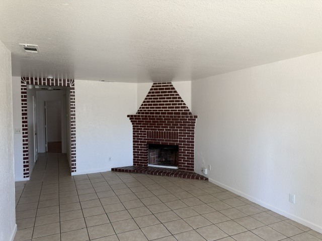 Building Photo - 804 Niles Ct