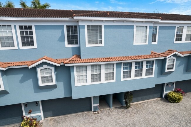 Building Photo - 3111 W De Leon St