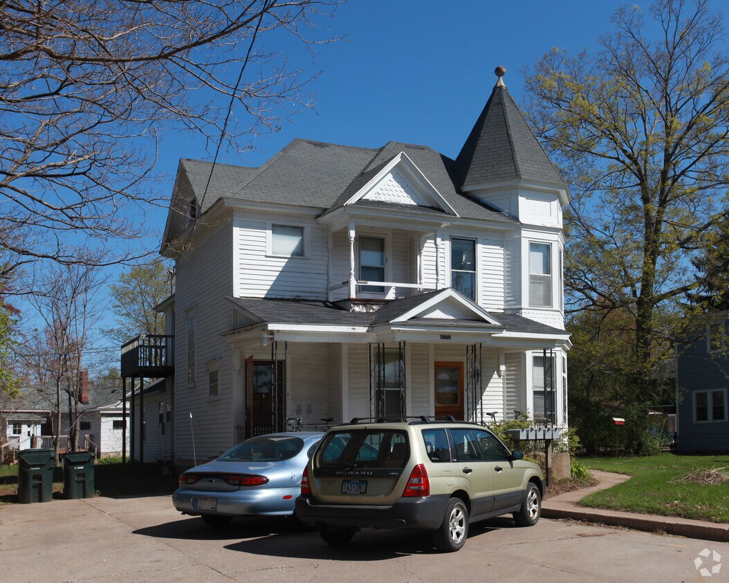 Foto del edificio - 426 Grand Ave