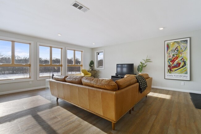 Building Photo - 2019 2nd Ave N