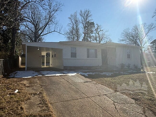 Building Photo - 2313 Nunnelee Ave