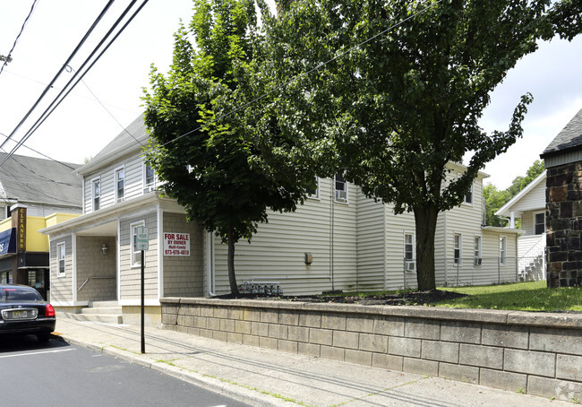 Building Photo - 27-29 S Main St