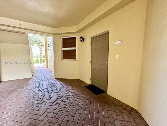 Foto del edificio - 10870 NW 88th Terrace