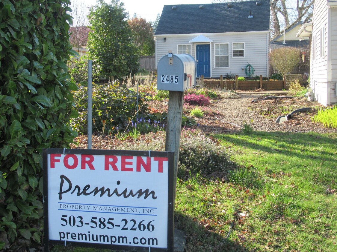 Primary Photo - Cute 1 bedroom Cottage