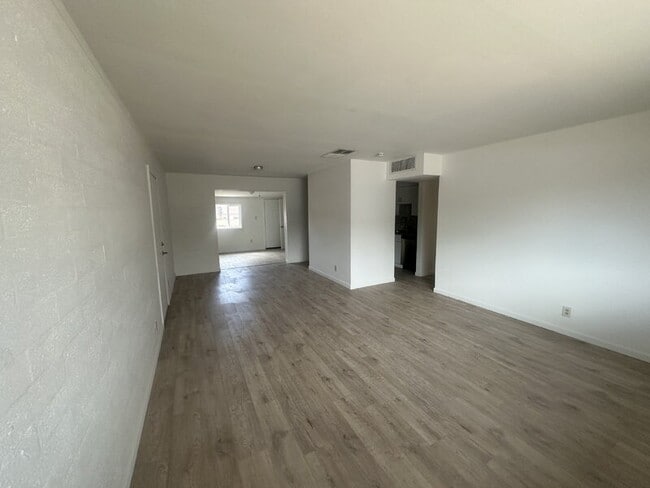 Building Photo - 327 Fairhaven Rd