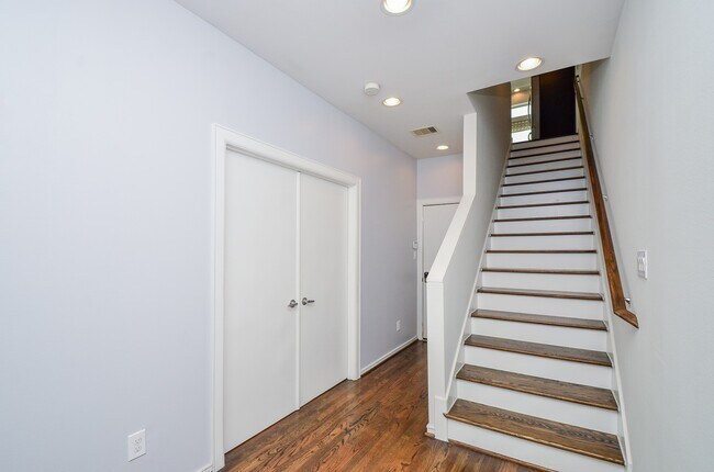 Foto del edificio - 1310 Delano St