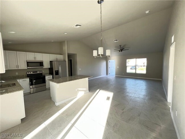 Building Photo - 4334 SW 9th Pl