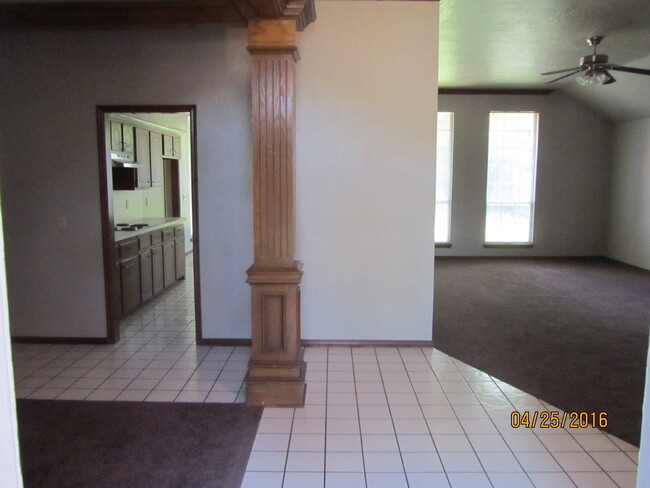 Foto del edificio - NW OKC 3-Bed 2-Bath Beautiful Home for Rent