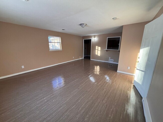 Building Photo - 5030 Quincy Way