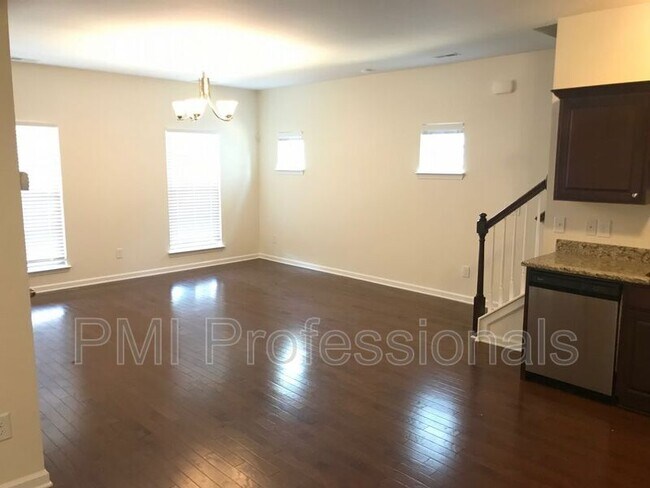 Building Photo - 3006 Bienville Drive