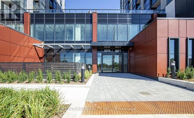 Building Photo - 3071 Trafalgar Rd