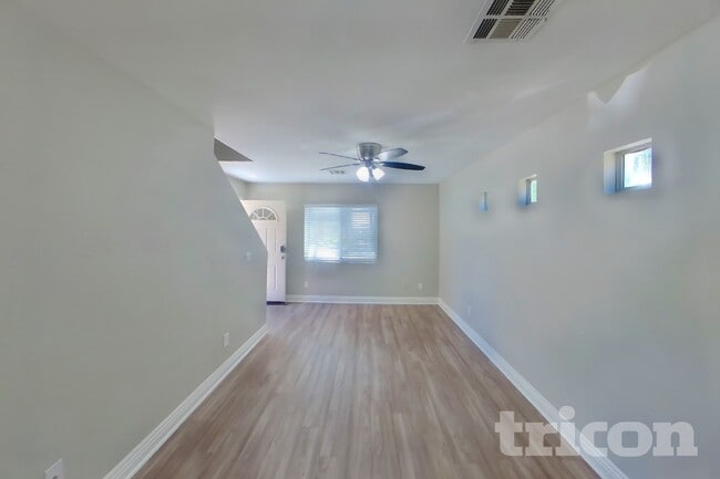 Building Photo - 5230 Shreve Ave