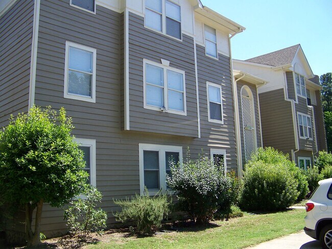 Foto del edificio - 6732 Willowbrook Dr