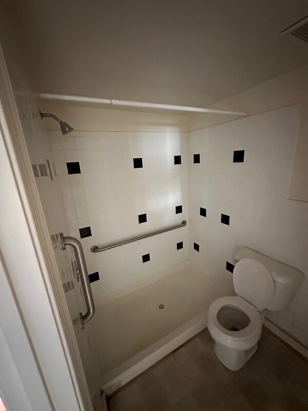 Building Photo - 1063 W 48th St