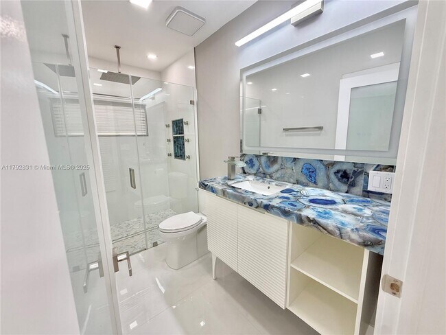 Foto del edificio - 1831 SW 23rd Ave