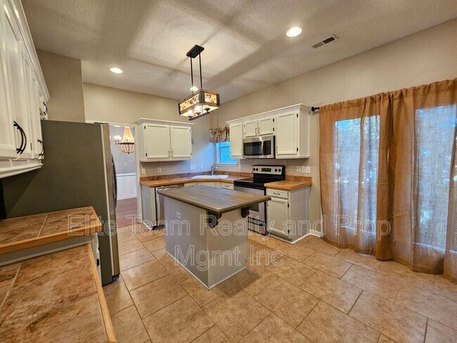 Foto del edificio - 6139 Park Hill Rd