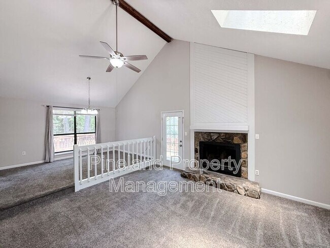 Building Photo - 374 Wilder Dr