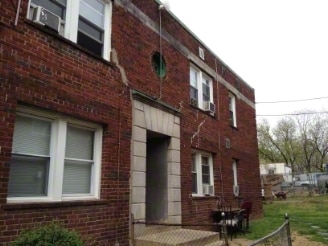 Building Photo - 1516-1520 Holbrook St NE