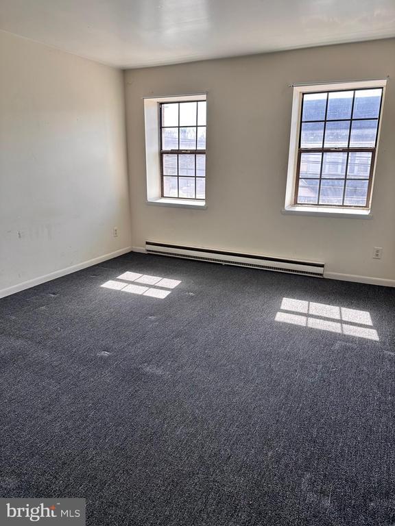 Building Photo - 453 E Walnut St