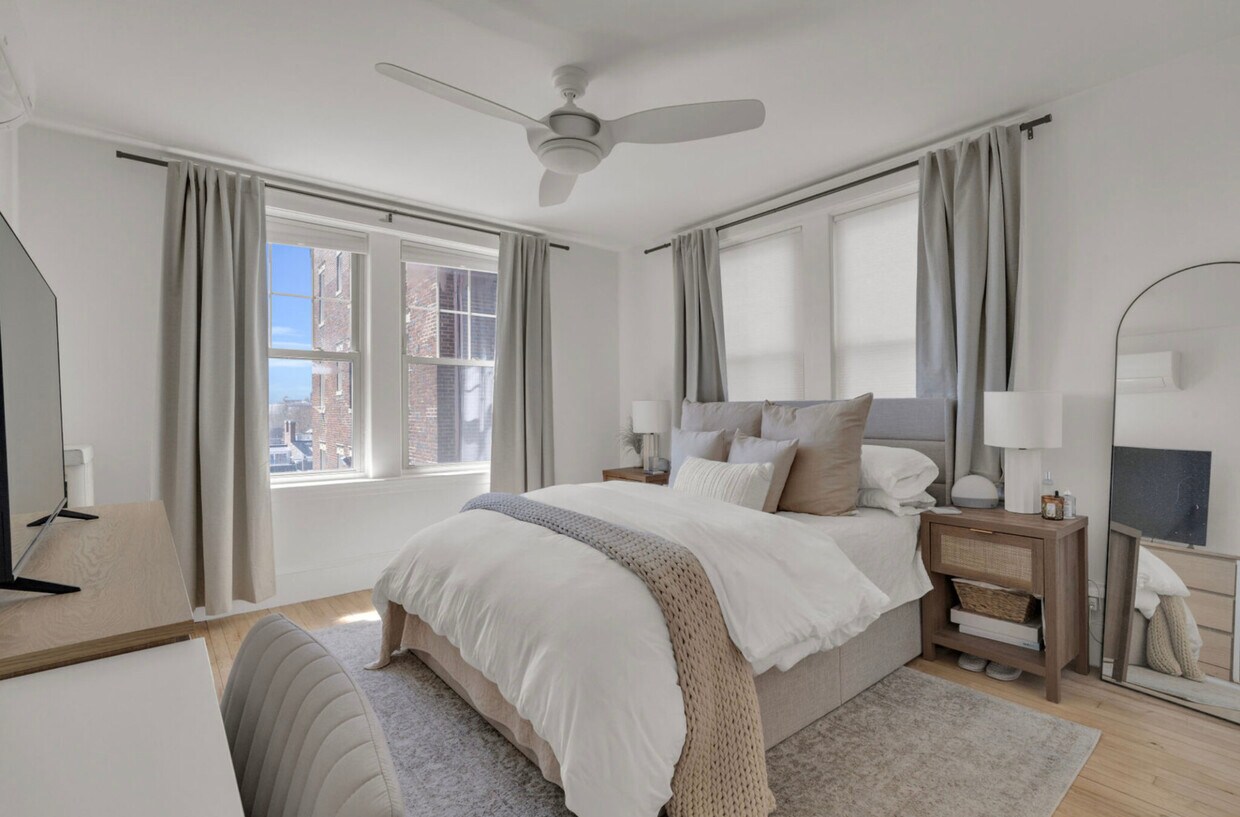 Foto principal - 26 Bradlee Rd