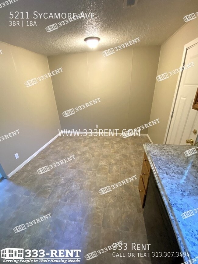 Building Photo - Cute and Quaint 3 Bedroom 1 Bathroom Ranch!