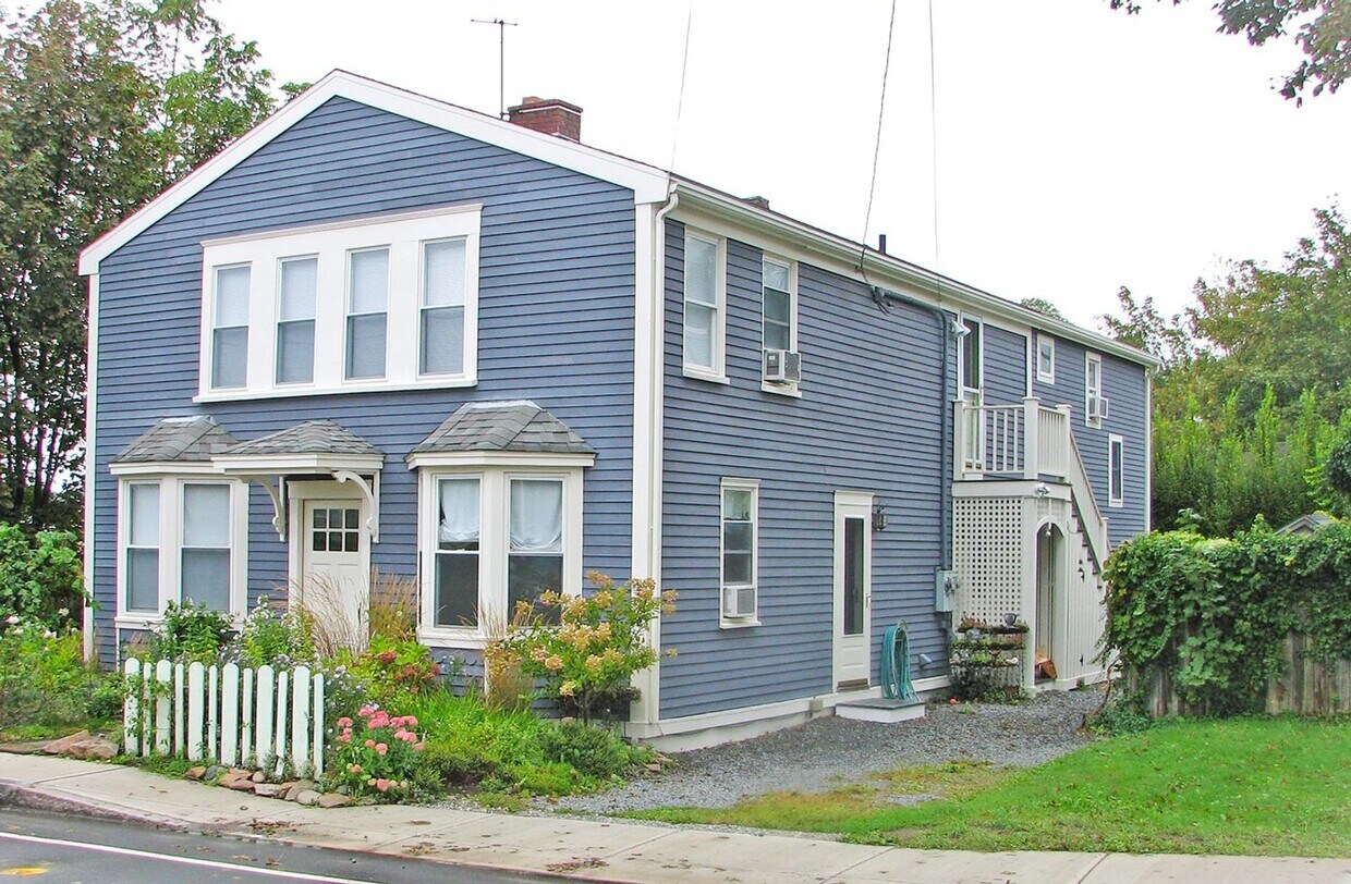 Primary Photo - 5 Rocky Neck Ave