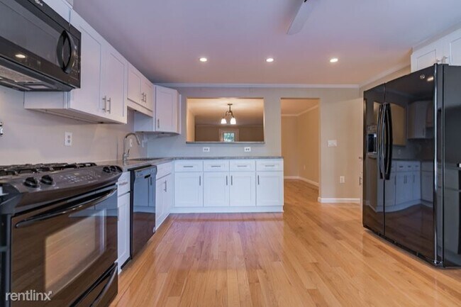 Building Photo - 3 br, 4 bath Townhome - 6007 Clerkenwell Ct