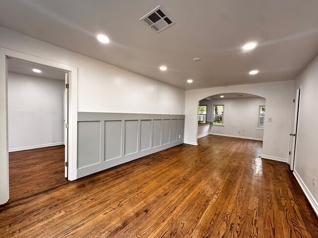 Foto del edificio - 1117 W Symmes St