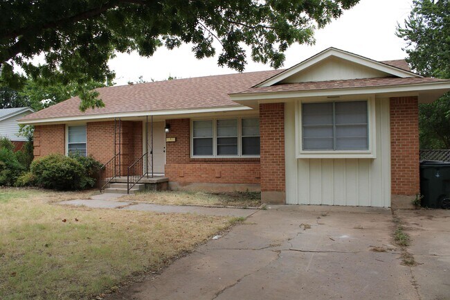 Building Photo - 4305 Randel Dr