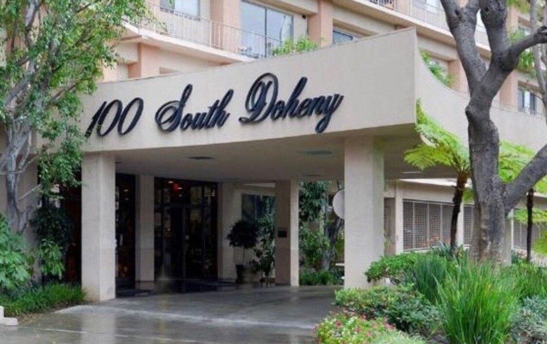Primary Photo - 100 S Doheny Dr
