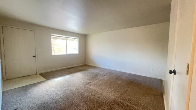 Building Photo - Charming 3/1.5 Home in Indian Hills