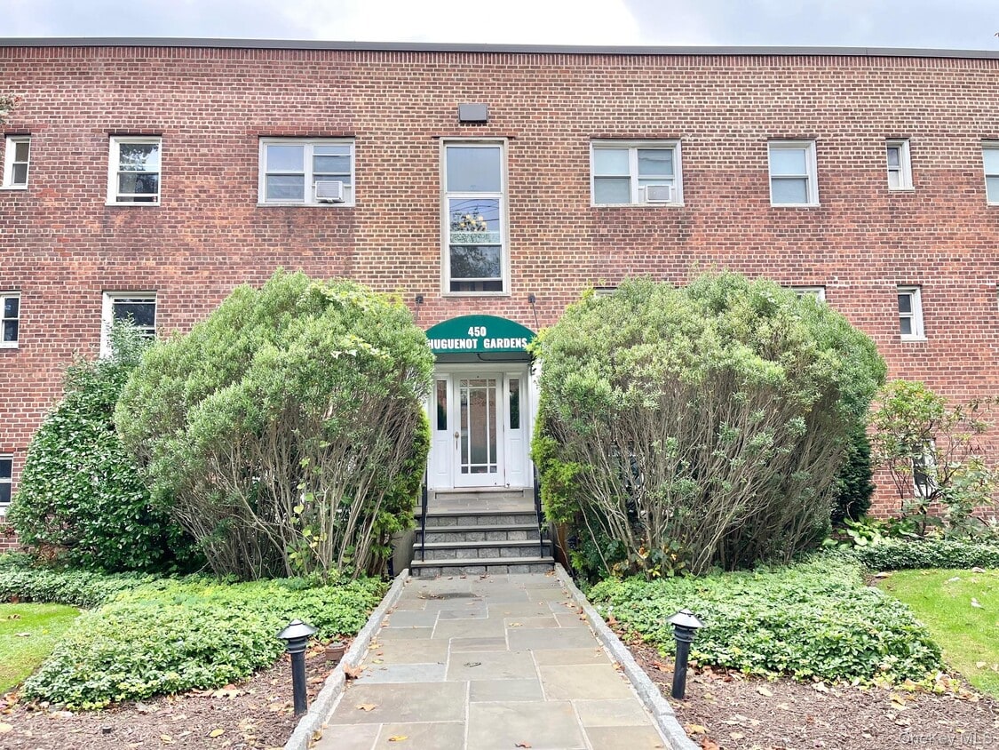Foto principal - 450 Pelham Rd