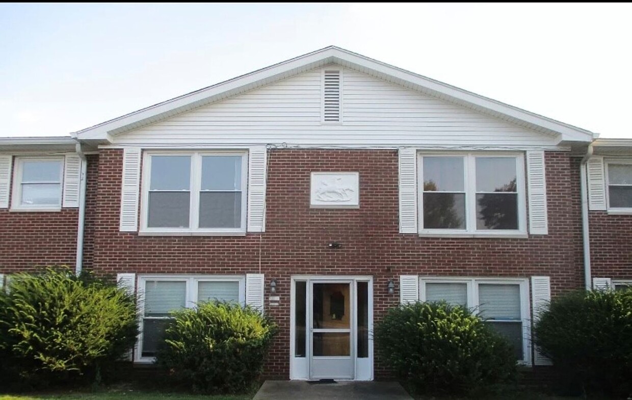 Primary Photo - 2 bed 1 Bath Apartment Home located in Spe...