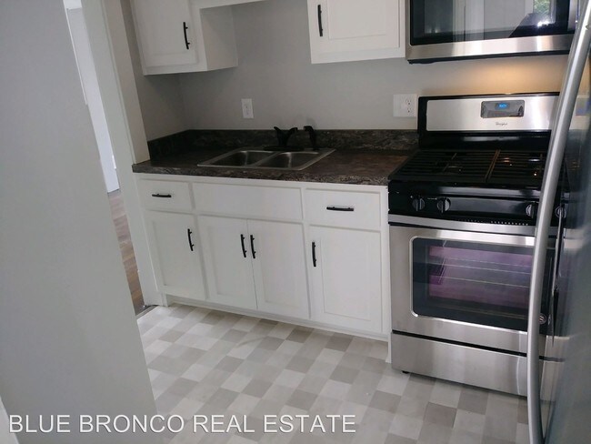 Building Photo - 2 br, 2 bath House - 4313 Rainbow Boulevard