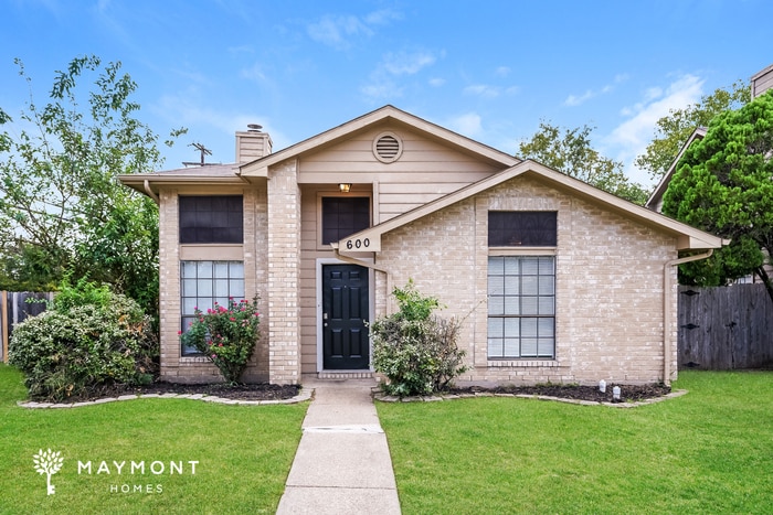 Primary Photo - 600 Rancho Dr