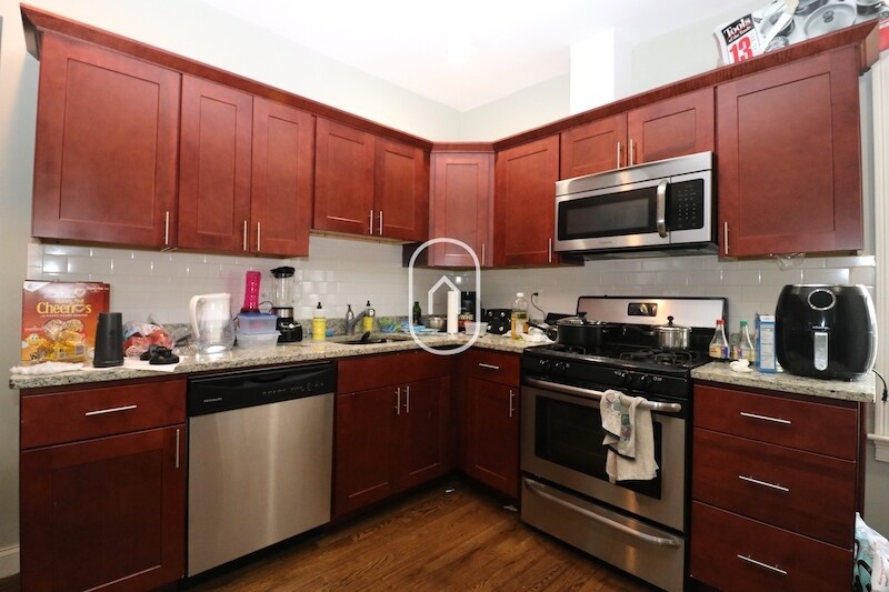 Primary Photo - 45 Beech Glen St