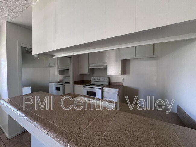 Foto del edificio - 4479 La Cresta Way