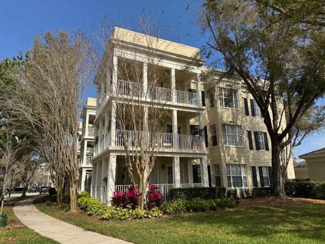 3 Bedroom 2 Bath corner unit with wrap around balcony in Elevator Building in East Village of Cel... - 3 Bedroom 2 Bath corner unit with wrap around balcony in Elevator Building in East Village of Cel...