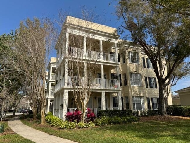 3 Bedroom 2 Bath corner unit with wrap around balcony in Elevator Building in East Village of Cel... - 3 Bedroom 2 Bath corner unit with wrap around balcony in Elevator Building in East Village of Cel... House